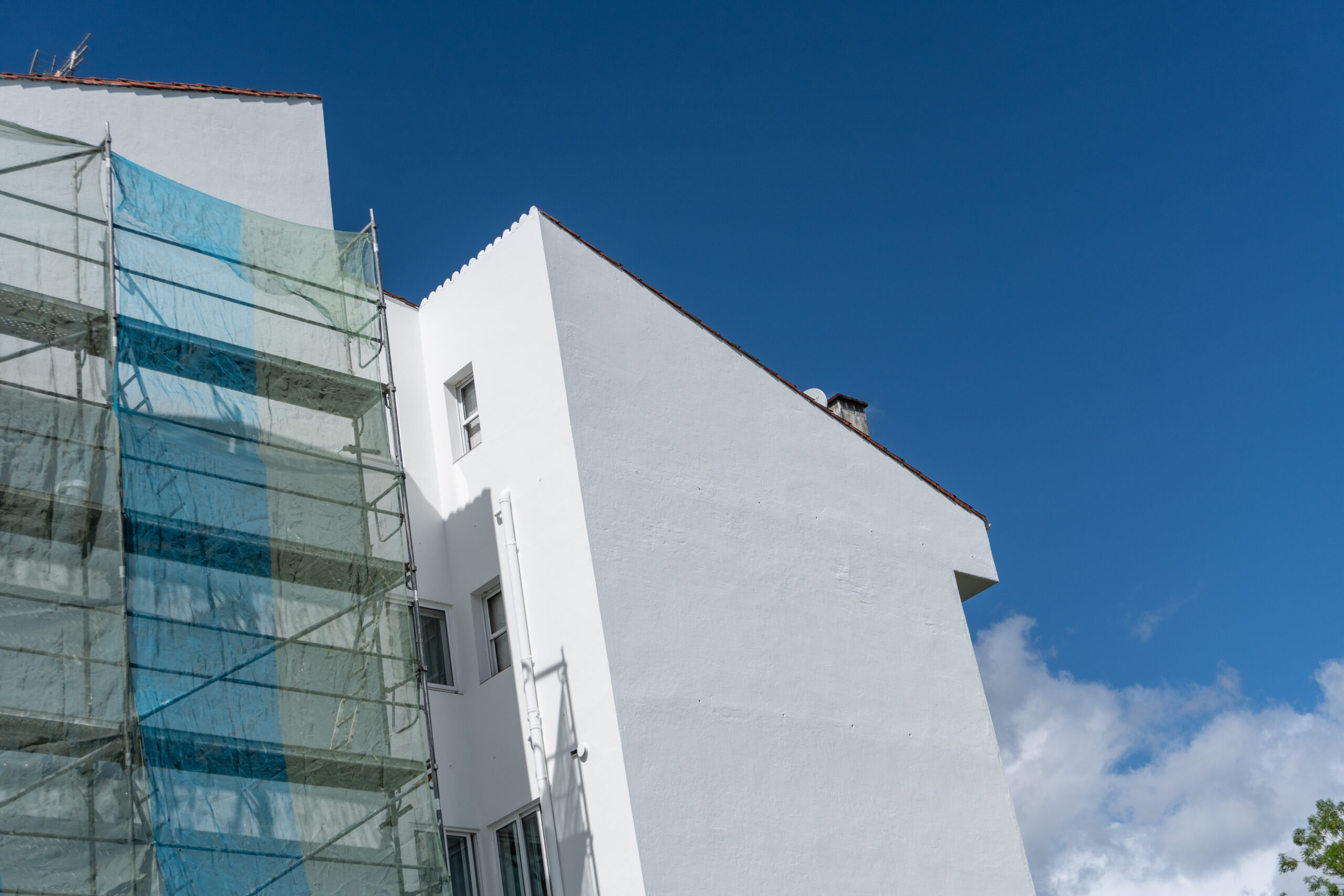 REHABILITACIÓN Y PINTADO DE FACHADAS Y PATIOS DE LUCES ALCANAR